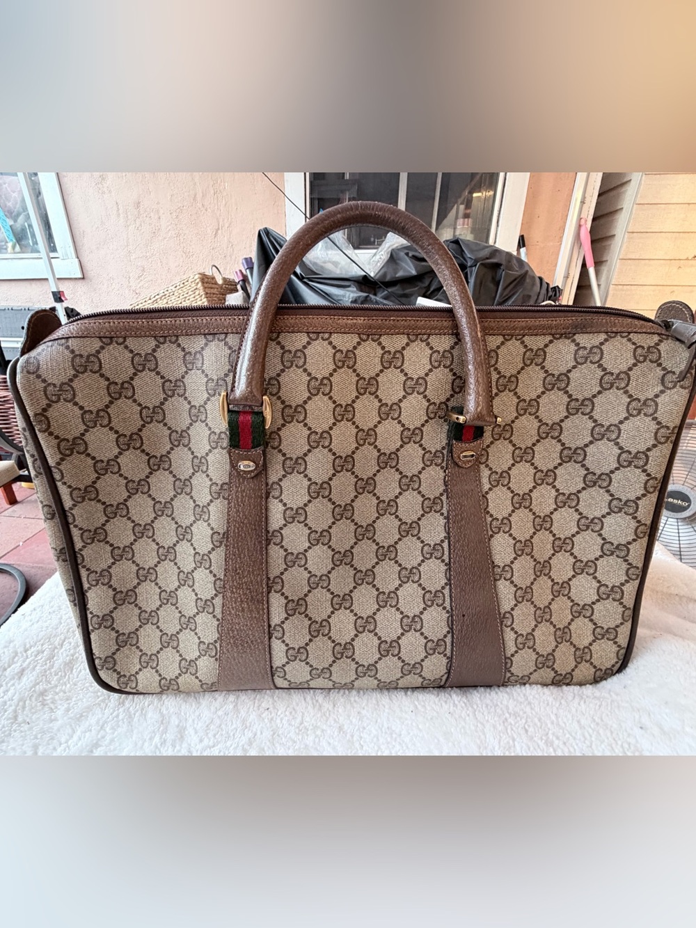 Vintage Gucci Accessory Collection GG Supreme Boston Duffle Bag